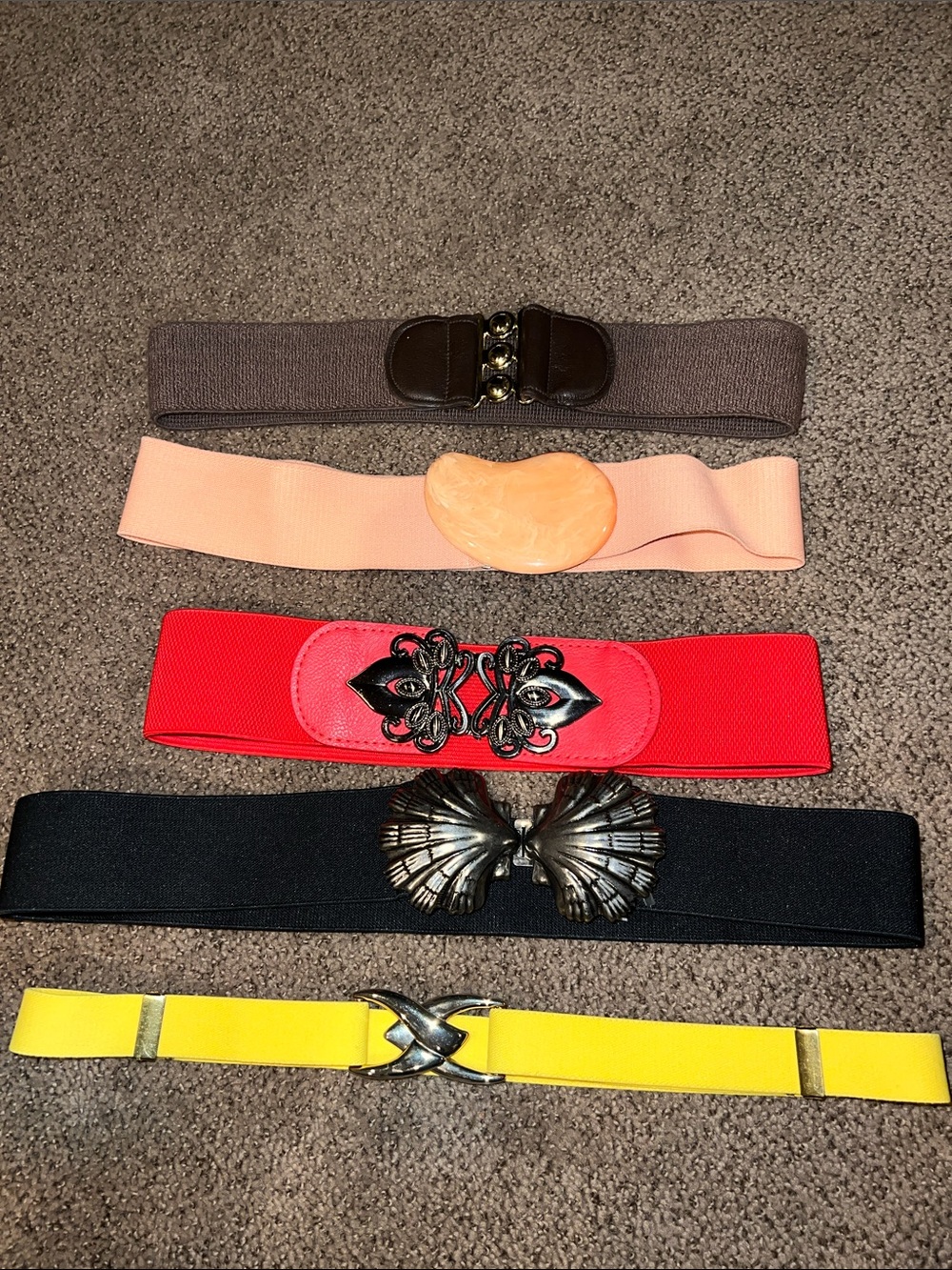 5 vintage women’s 80’s style stretch belts